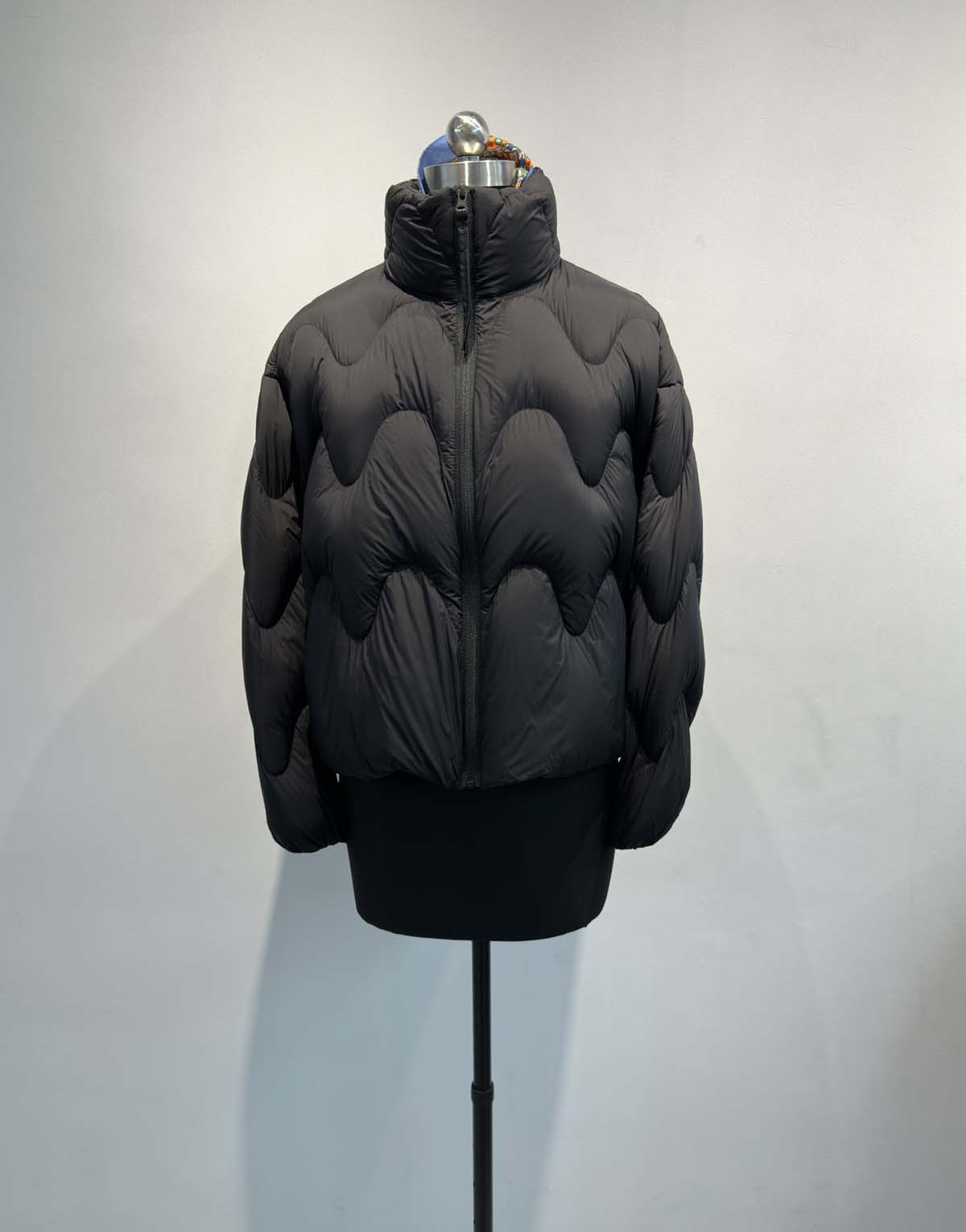 Wavy Pattern Stand Collar Down Jacket-05-3